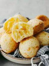 Pão de Queijo (Brazilian Cheese Bread)