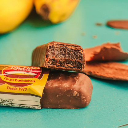 Bananinha Coberta com Chocolate / Chocolate-Covered Banana Sweet - Tachão de Ubatuba (25g)
