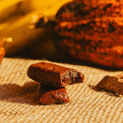 Bananinha Coberta com Chocolate / Chocolate Covered Banana Candy - Tachão (200g)