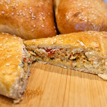 Esfiha de Frango com Cream Cheese / Chicken & Cream Cheese Esfiha - Smaka Bra (Unit.)