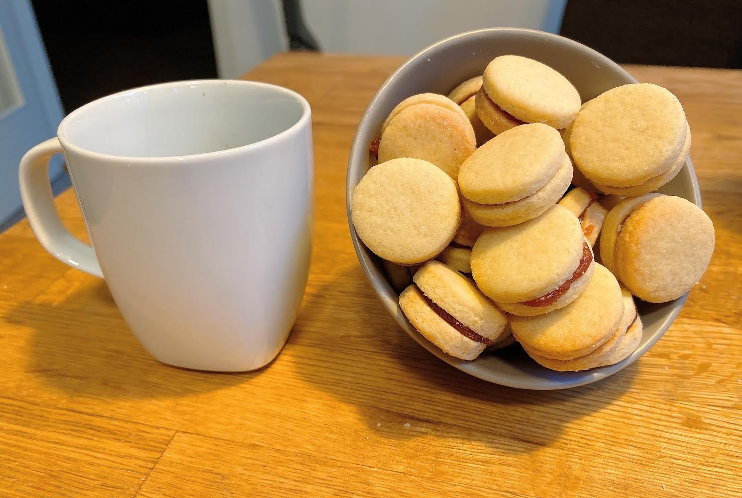 Casadinhos com Goiabada / Butter Cookies filled with Guava Jam (200g)